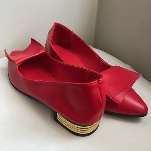 RED  FLAT SHOE WITH GOLD KITTEN HEEL | PAOTMBU
